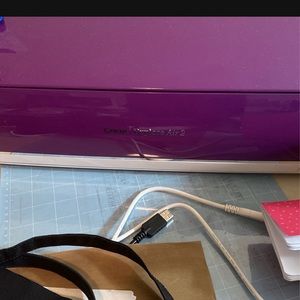 Cricut explore air 2 in boysenberry